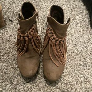 Lightly worn Sbicca booties size 6